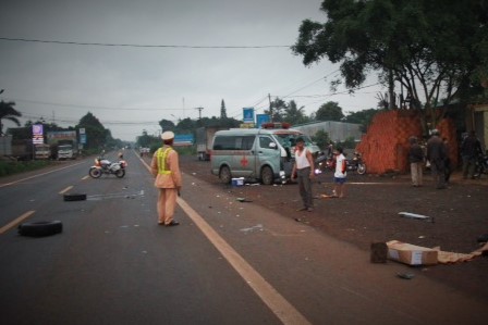 TNGT, tai nạn giao thông, xe cấp cứu, Đắk Lắk, quốc lộ 14