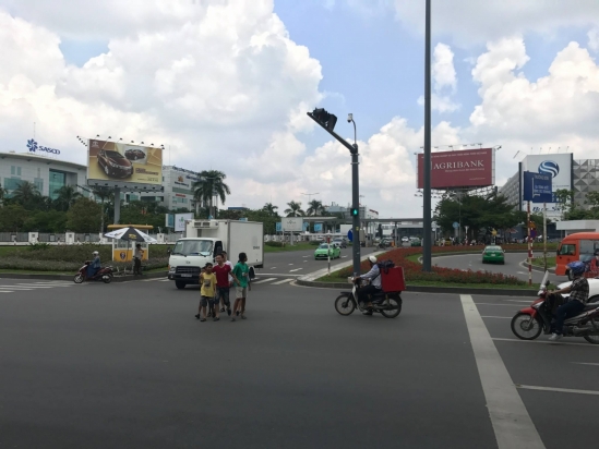 Thử nghiệm giải pháp mới làm giảm ùn tắc tại cửa ngõ sân bay Tân Sơn Nhất