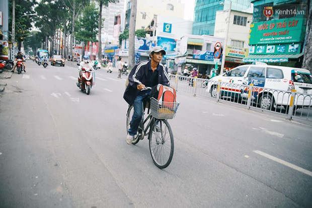 Chuyện cảm động về anh shipper khuyết tật giọng nói, đạp xe hàng chục km mỗi ngày để giao hàng khắp Sài Gòn - Ảnh 6.