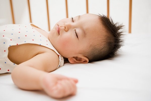 Bảng thời gian ngủ ngày-đêm ĐÚNG CHUẨN dành cho bé từ 0-12 tuổi giúp bé thông minh, cao lớn