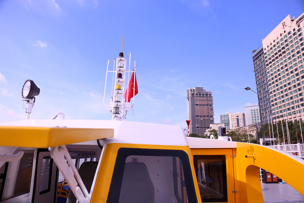 Cận cảnh tuyến buýt đường sông với nội thất hiện đại lần đầu tiên chạy thử nghiệm ở Sài Gòn - Ảnh 8.