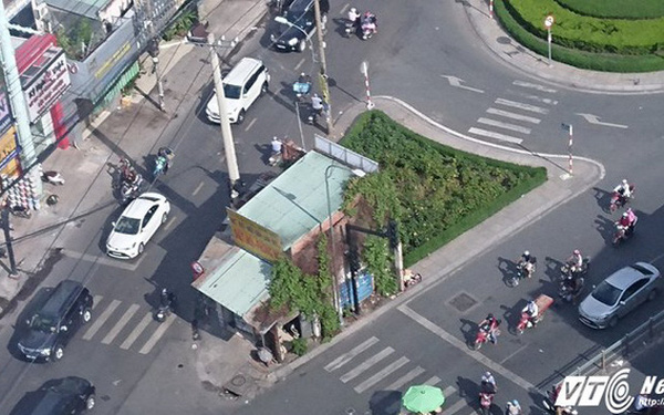 Ngôi nhà không chịu giải tỏa, chình ình giữa giao lộ ở Sài Gòn