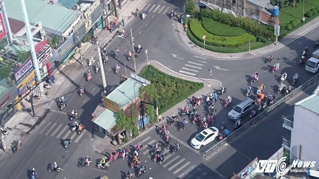 Ngôi nhà không chịu giải tỏa, chình ình giữa giao lộ ở Sài Gòn - Ảnh 4.