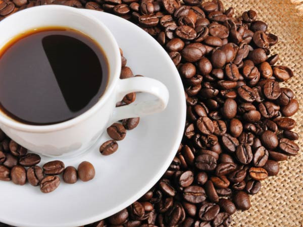  Cà phê: Sử dụng cà phê có chừng mực và điều độ sẽ giúp bạn hạn chế căn bệnh đau đầu.
