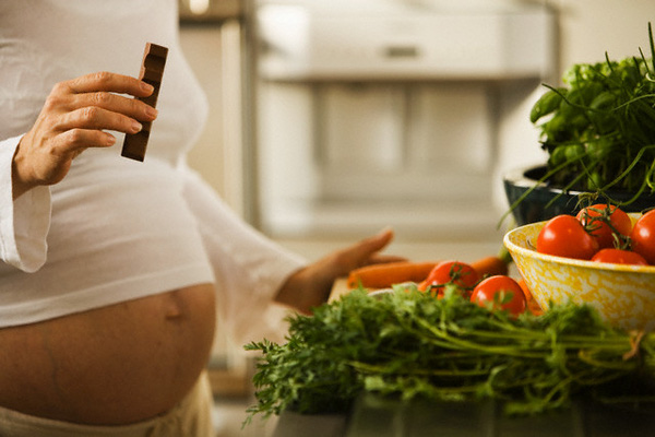 Thực phẩm mẹ bầu nên ăn để phát triển não thai nhi 1