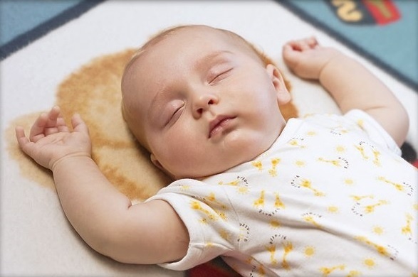 3 tư thế ngủ thích hợp trẻ mới sinh lợi ích và tác hại các mẹ nên biết