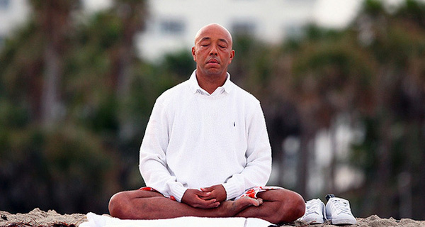 Doanh nhân đa tài Russell Simmons nói gì về thiền, yoga?