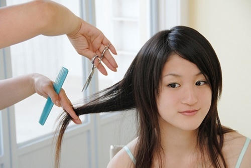 Cách khôi phục tóc hư tổn sau mùa hè nắng gắt, khắc nghiệt
