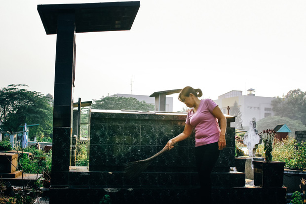 Cuộc sống của những người dân cuối cùng trong nghĩa trang lớn nhất Sài Gòn - Ảnh 10.