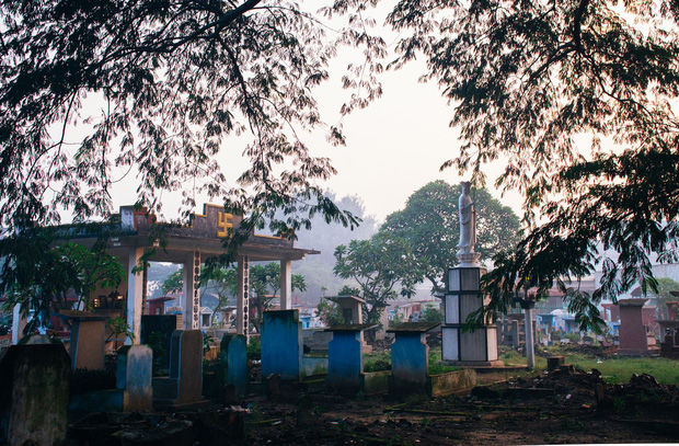 Cuộc sống của những người dân cuối cùng trong nghĩa trang lớn nhất Sài Gòn - Ảnh 1.