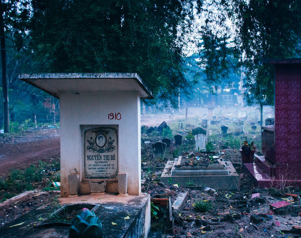 Cuộc sống của những người dân cuối cùng trong nghĩa trang lớn nhất Sài Gòn - Ảnh 17.