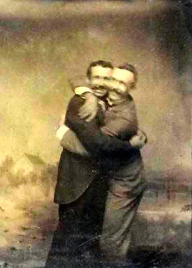 Những hình ảnh thân mật của các chàng trai cách đây 100 năm: Đồng tính không phải trào lưu - Ảnh 10.
