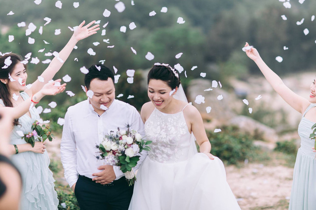 Độc nhất vô nhị: Chụp một lần, cặp đôi tái hiện được tất cả các kiểu lễ cưới Việt Nam trong 100 năm qua! - Ảnh 24.