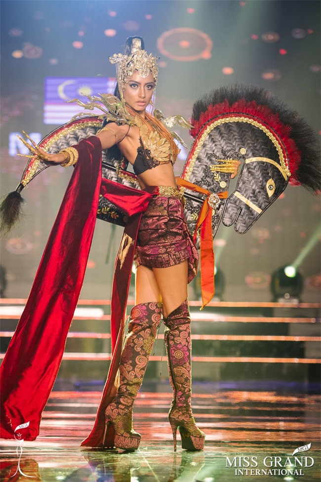 Chuyện hy hữu: BTC &quot;Miss Grand International&quot; công bố nhầm Top 1 bình chọn Trang phục dân tộc giữa Việt Nam và Indonesia - Ảnh 8.