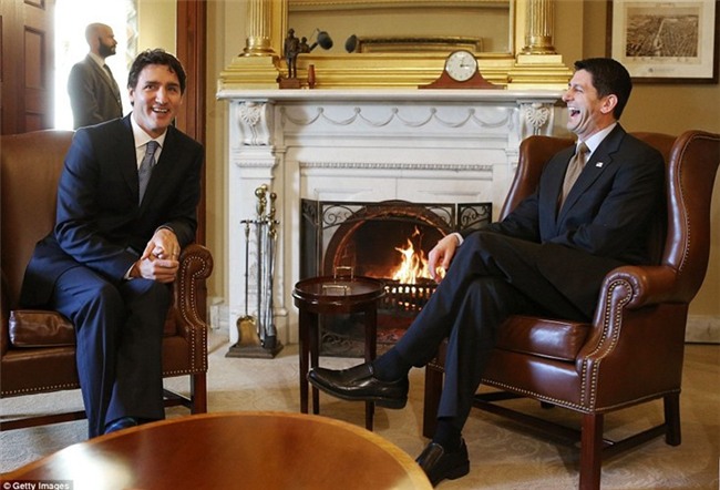 Đi công du tới đâu, Thủ tướng Justin Trudeau cũng phong thái ngời ngời, thu hút mọi ánh nhìn từ mọi người - Ảnh 11.