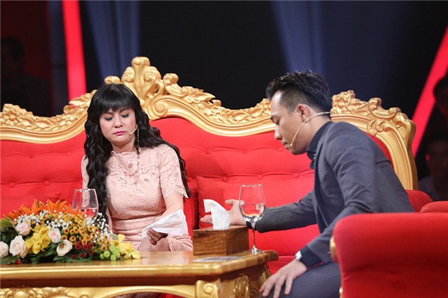 Diễn viên Cát Phượng khóc kể chuyện ly hôn Thái Hòa sau 7 ngày cưới