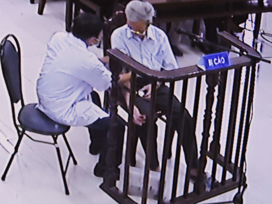 Dâm ô với trẻ em, Nguyễn Khắc Thủy lãnh án 3 năm tù giam - Ảnh 2.
