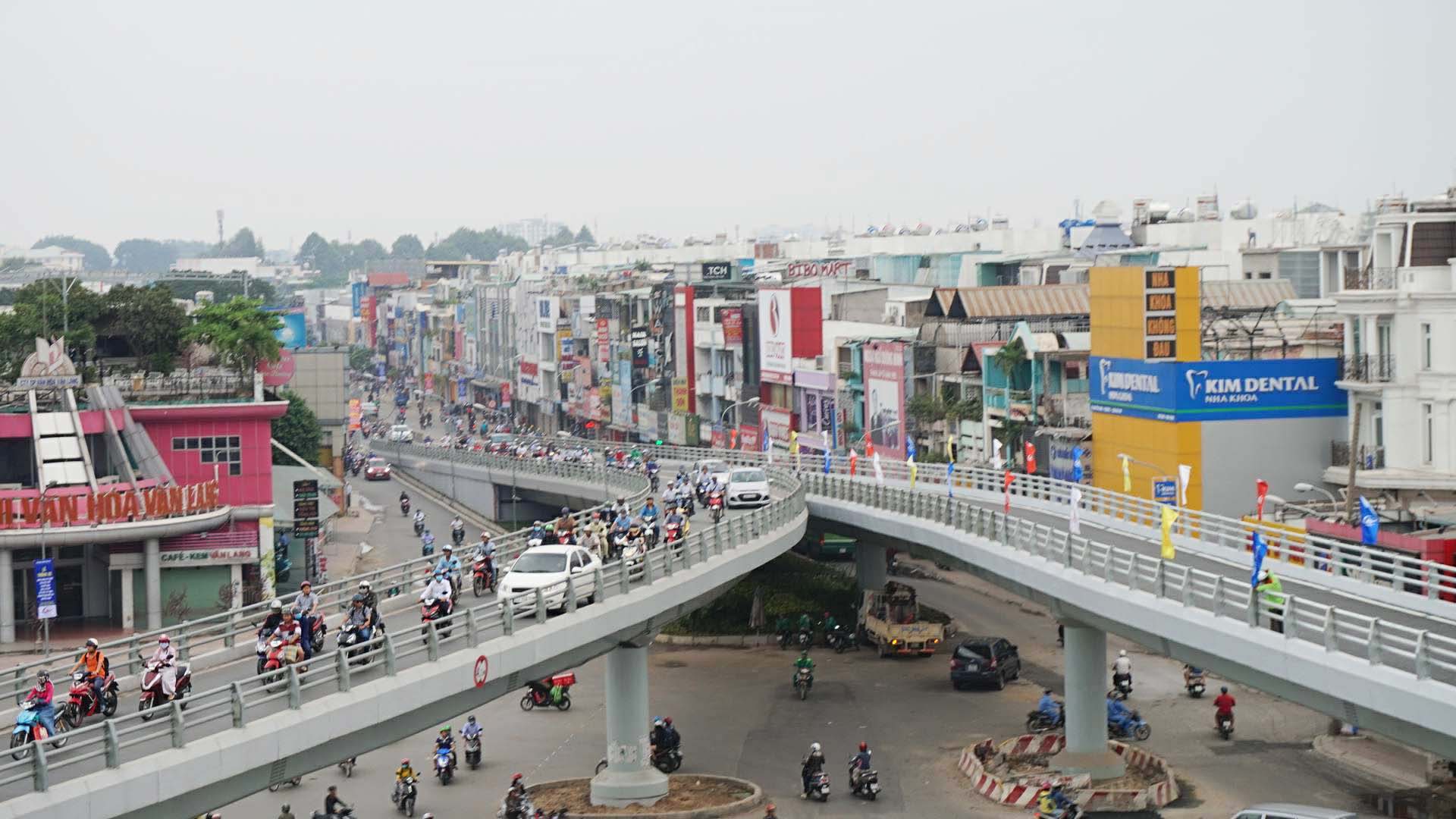 cầu vượt thép,cầu vượt chữ y,cầu vượt 400 tỷ,điểm đen ùn tắc,cửa ngõ Sài Gòn,xóa ùn tắc Sài Gòn,ùn tắc giao thông
