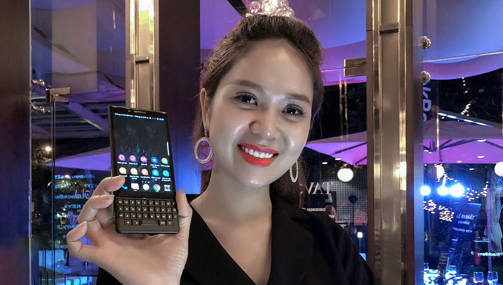 Smartphone BlackBerry KEY2 ra mắt thị trường Việt giá 17 triệu đồng ảnh 1
